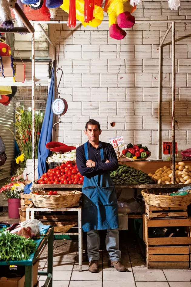 Stojnica v Mercado del Carmen v Puebli