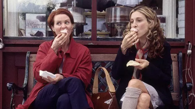 Carrie et Miranda à la boulangerie Magnolia