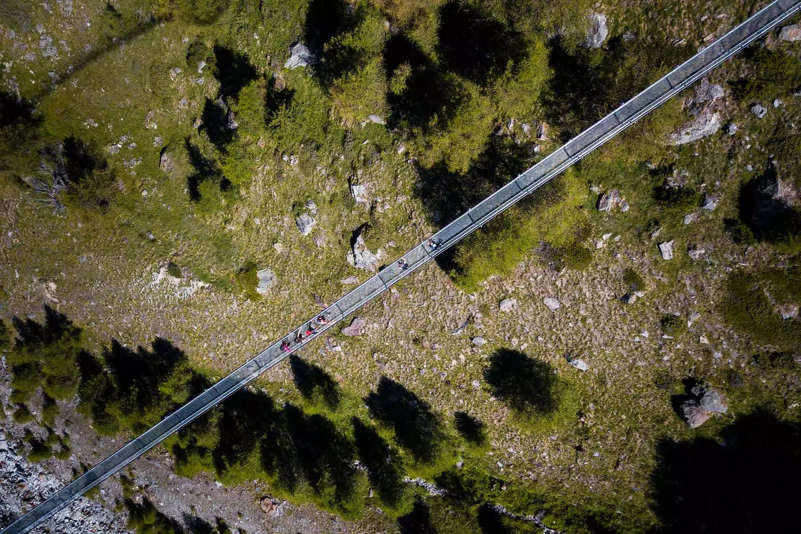 The longest suspension footbridge in the world is no longer Japanese, it is now Swiss.