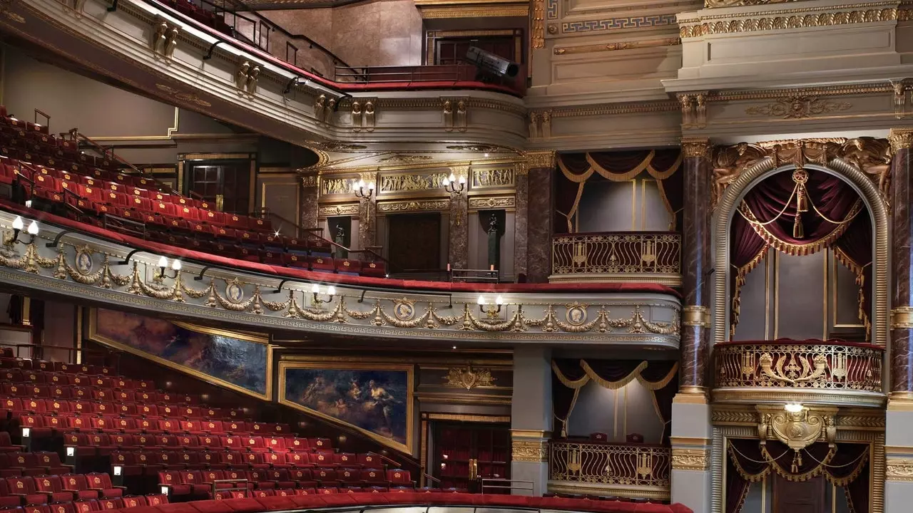 Londons Theatre Royal Drury Lane genåbner efter historisk restaurering