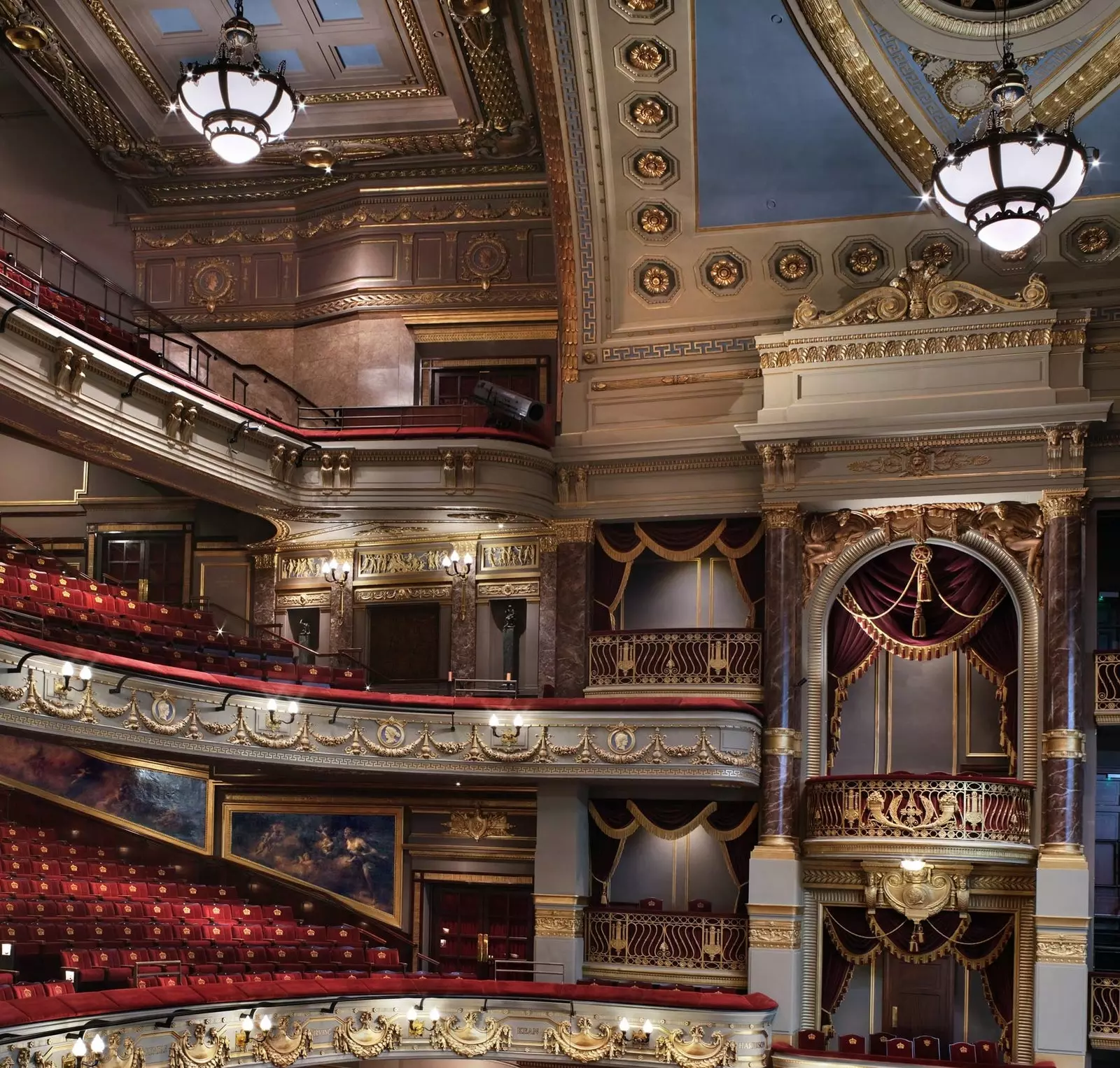 The Theatre Royal Drury Lane po historycznej renowacji