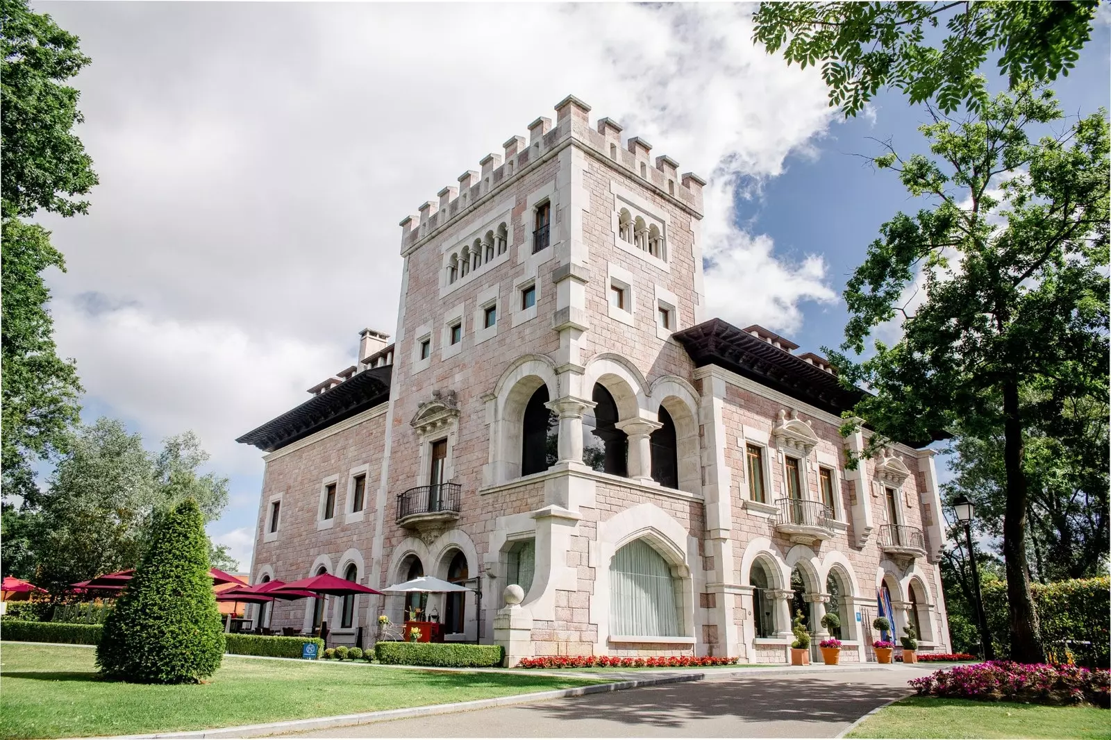 Istana Hutan La Zoreda