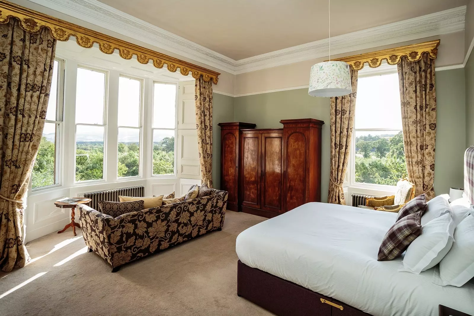 Nithbank Country Estate Hotel'deki Chamberlain's Quarters Suite