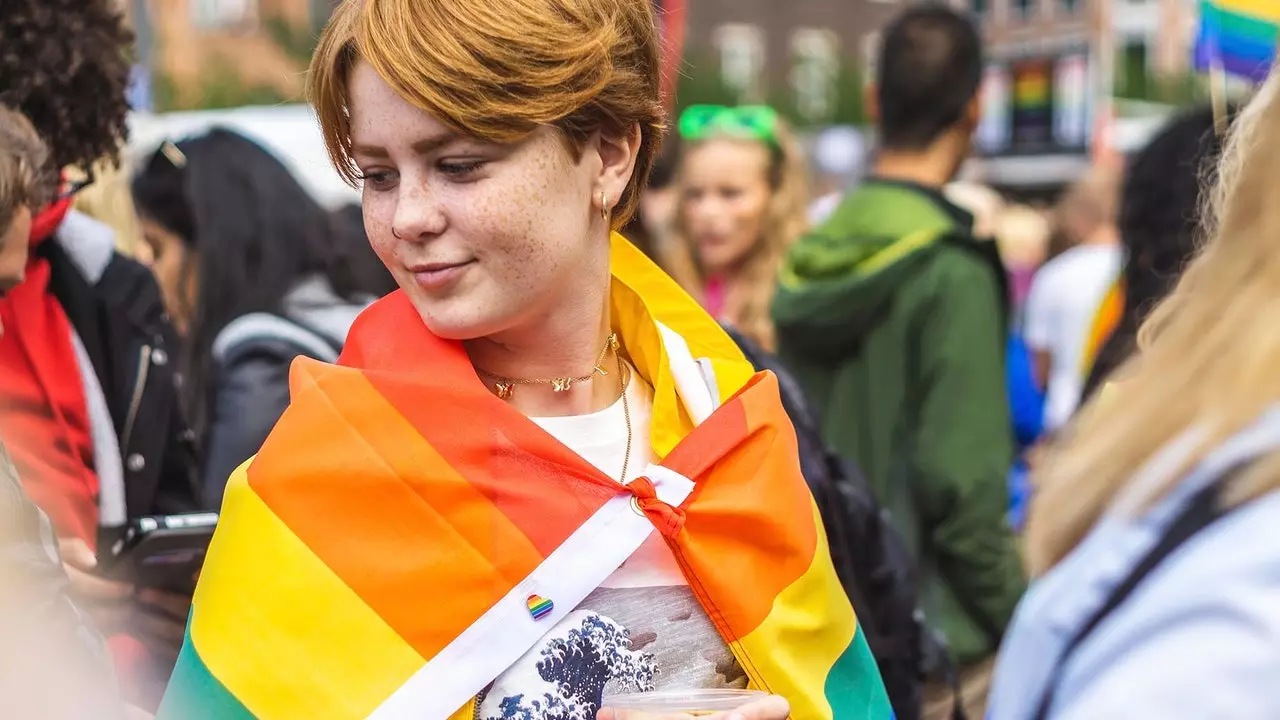 Škotska bo prva država na svetu, ki bo v šolah poučevala zgodovino LGBTQ+