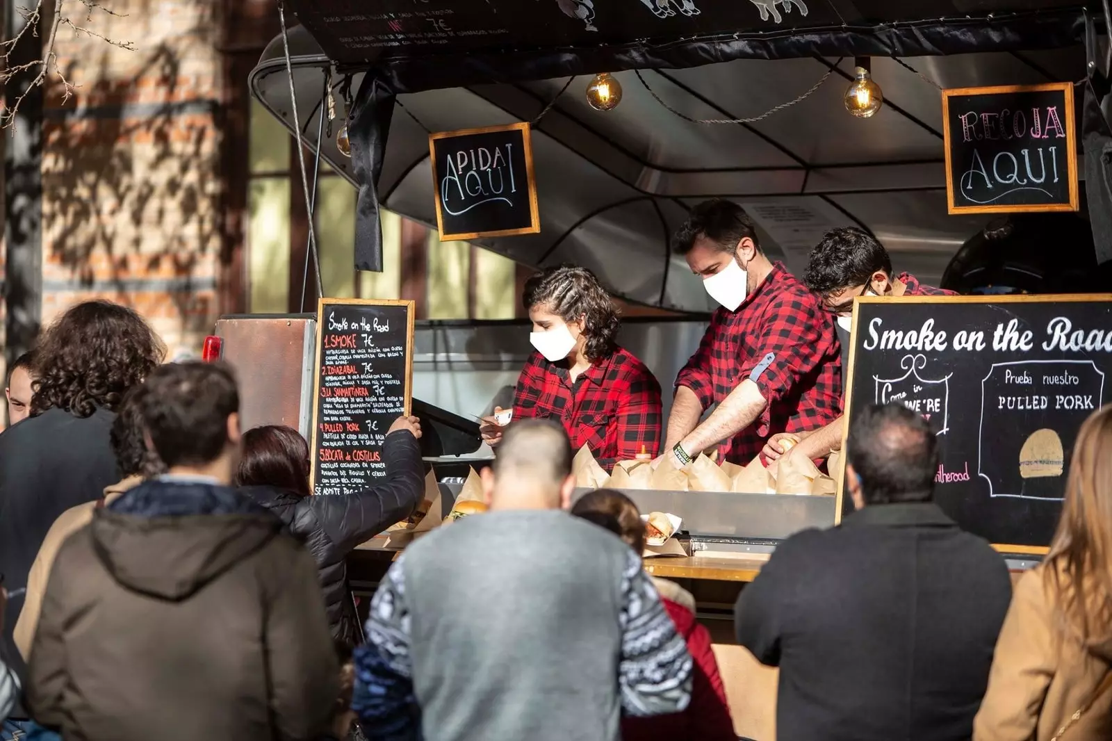 Motor Market'in terasında 'Foodtruck'