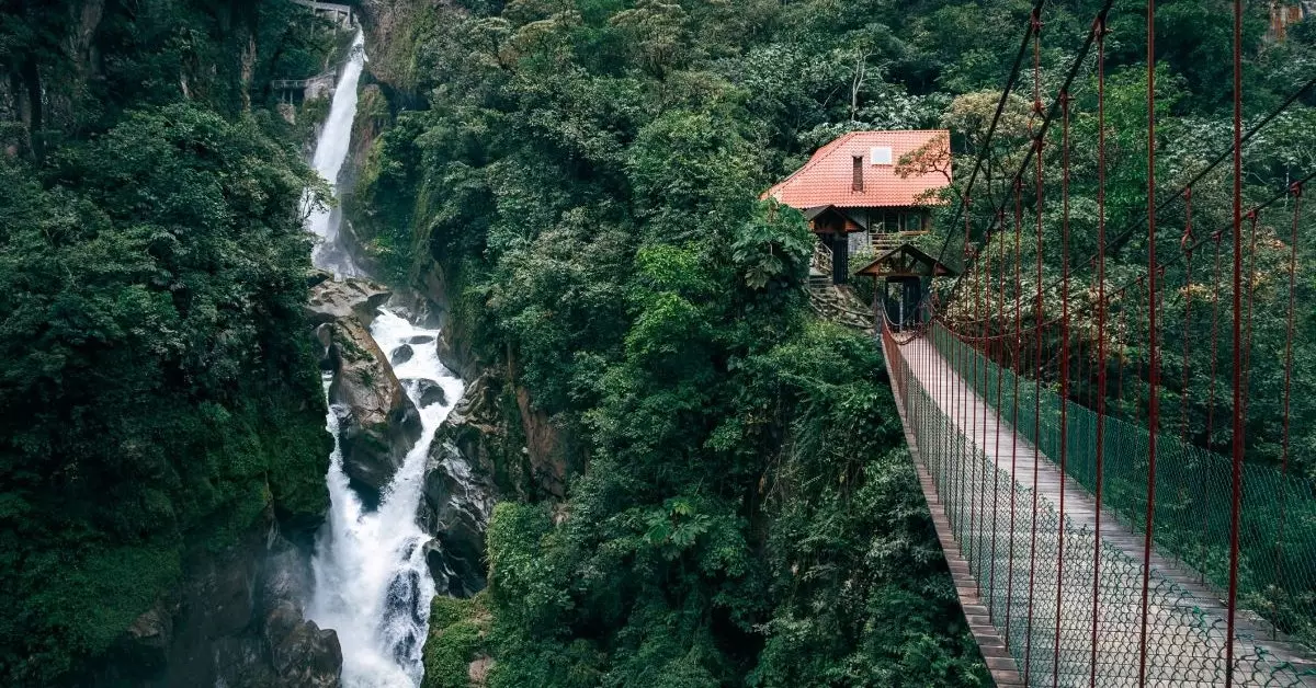 Pailon del Diablo i Baños de Agua Santa Ecuador.