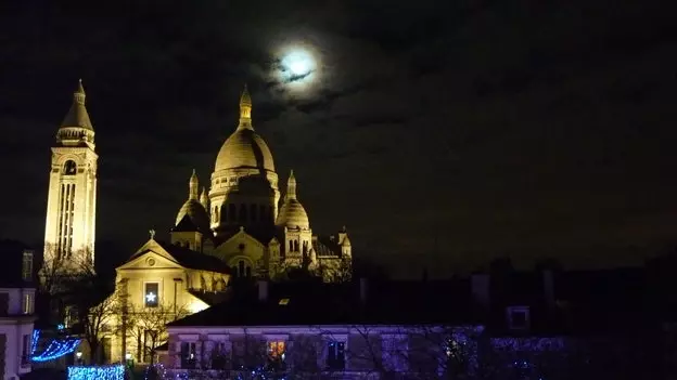 Romantik på taken i Paris