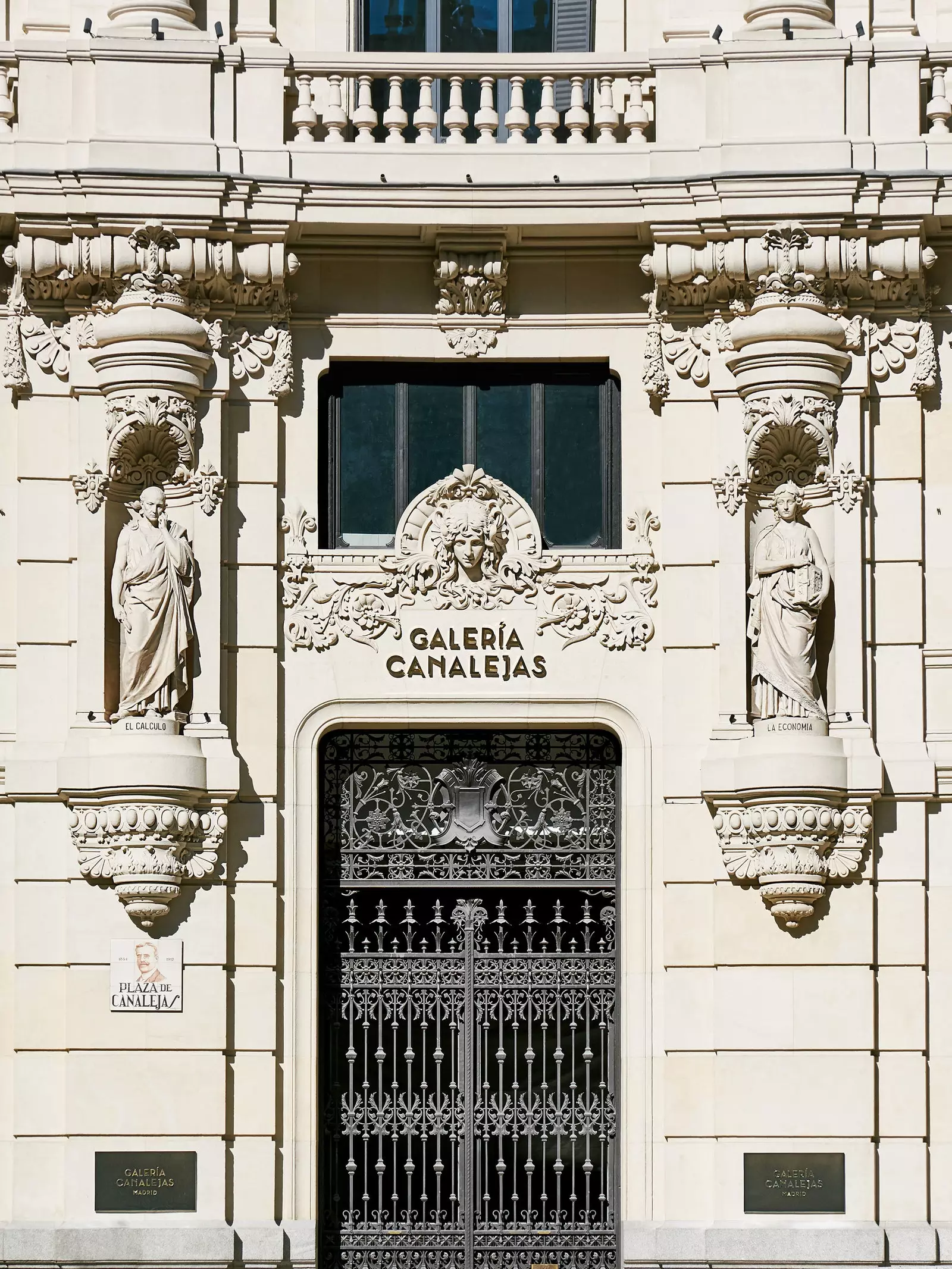 Exterior of the Canalejas Gallery