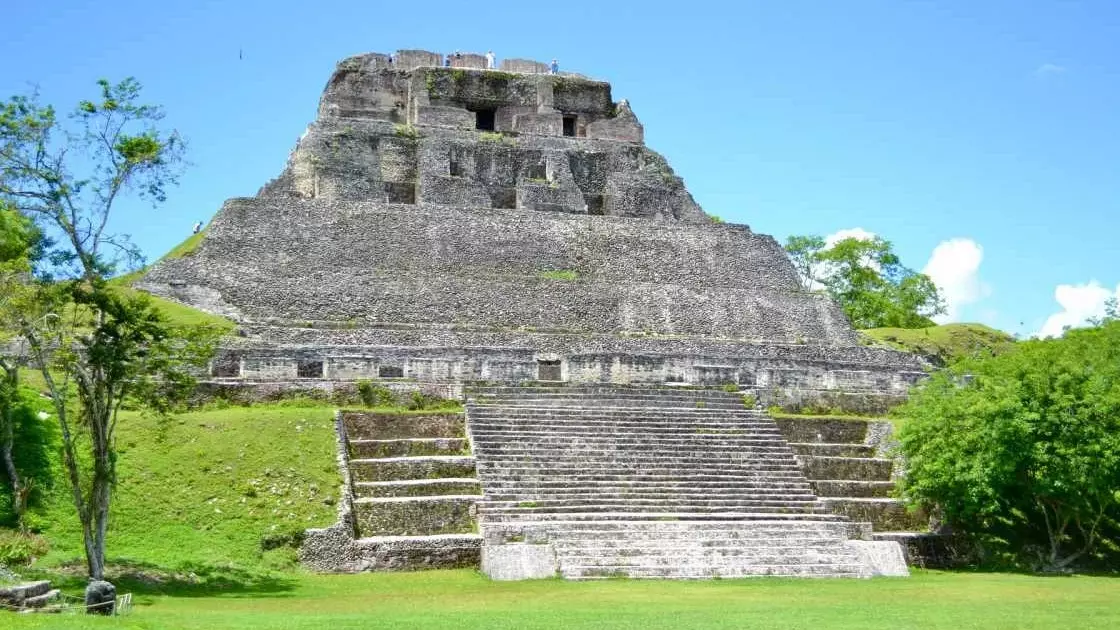 Hướng dẫn đến Belize với ... Sebastián Cayetano