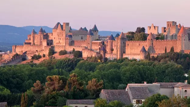 Fjórar ástæður til að fara og fjórar til að snúa aftur til Carcassonne