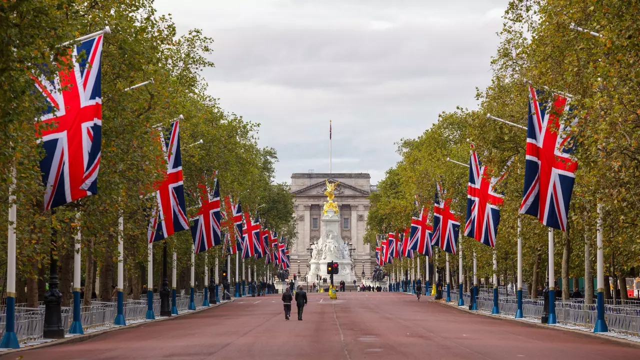 Būtisks ceļvedis karalienes Elizabetes II platīna jubilejai Londonā