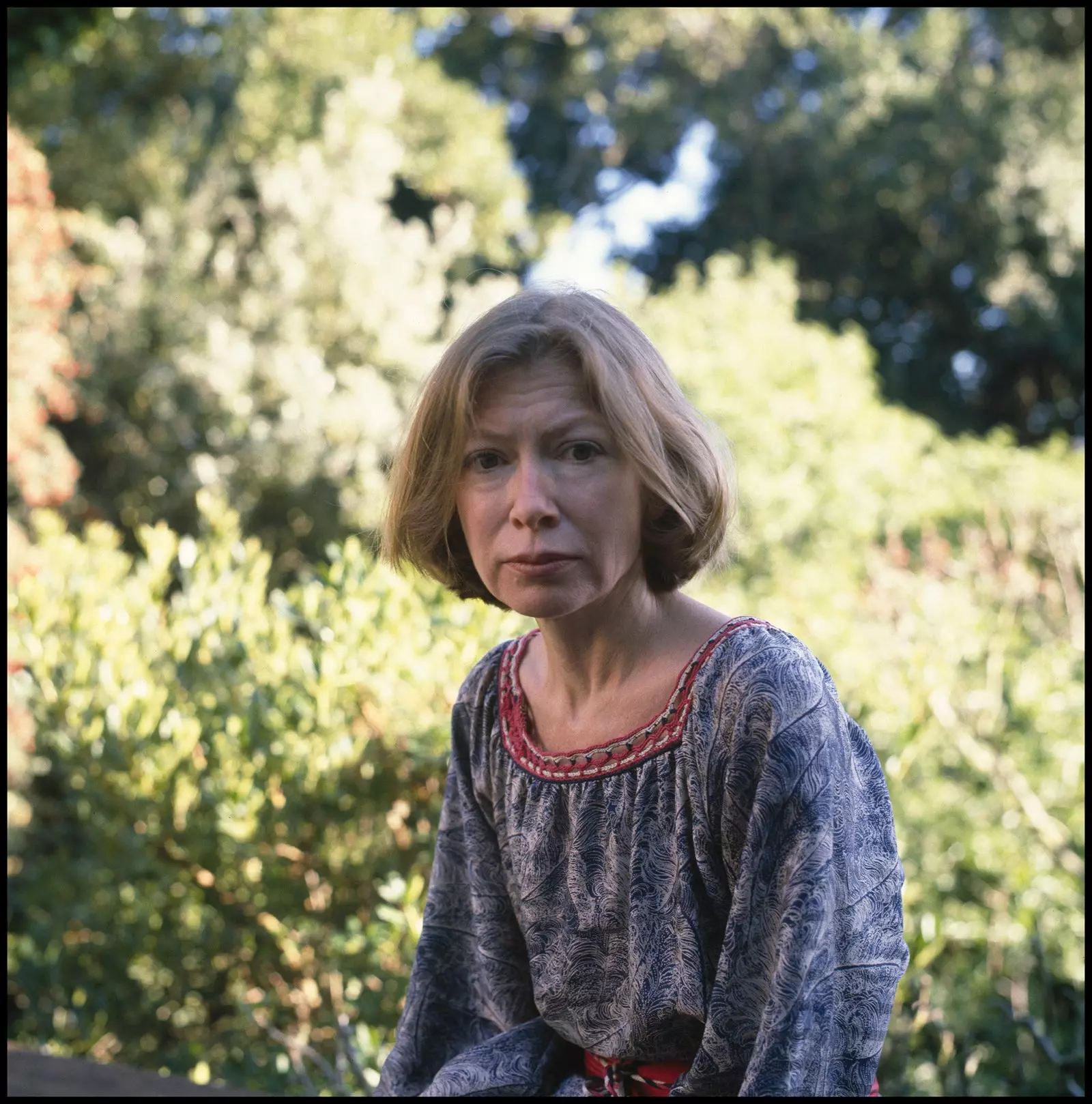 Portret pisarki Joan Didion w Berkeley w Kalifornii.