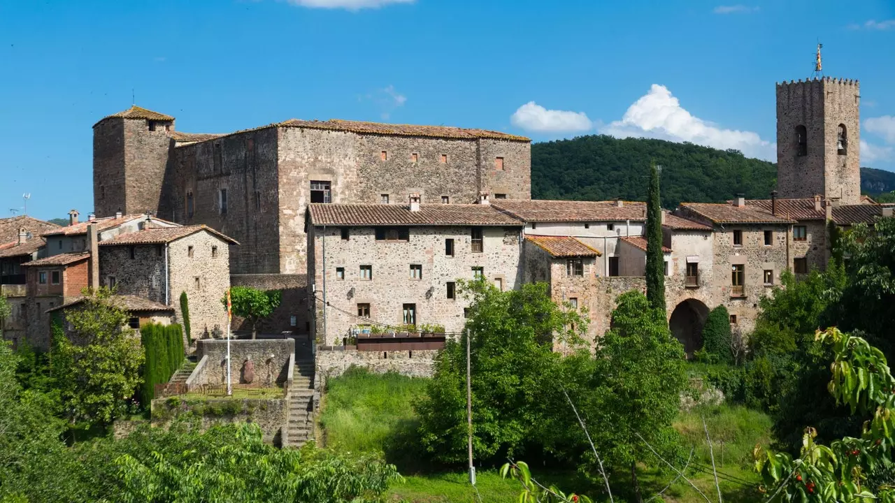 Santa Pau, eng mëttelalterlech Stad tëscht de Vulkane vu La Garrotxa