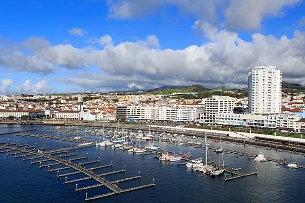 Cảng Ponta Delgada