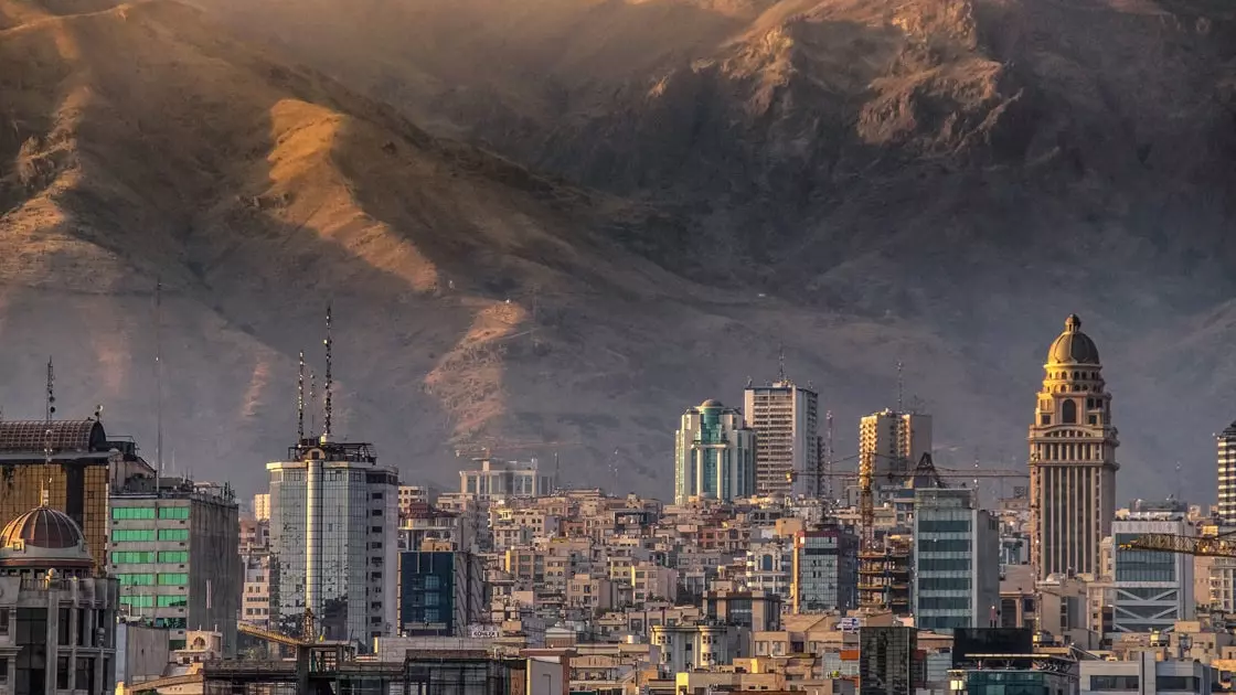 Gwida ta' Tehran ma'... Mehrdad Mzadeh