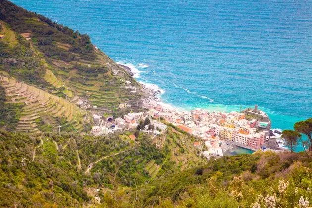 Caminho entre santuários na chegada de Reggio