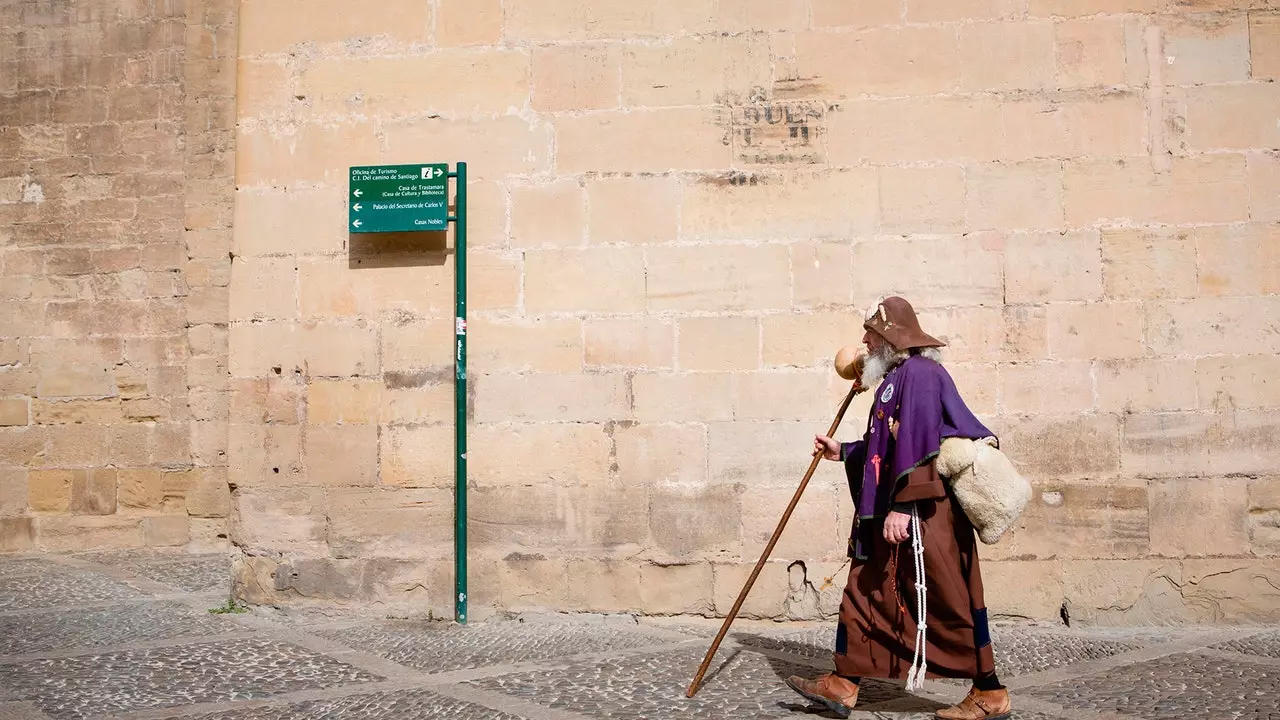 Camino de Santiago, hivi ndivyo safari kuu ya Zama za Kati ilianza