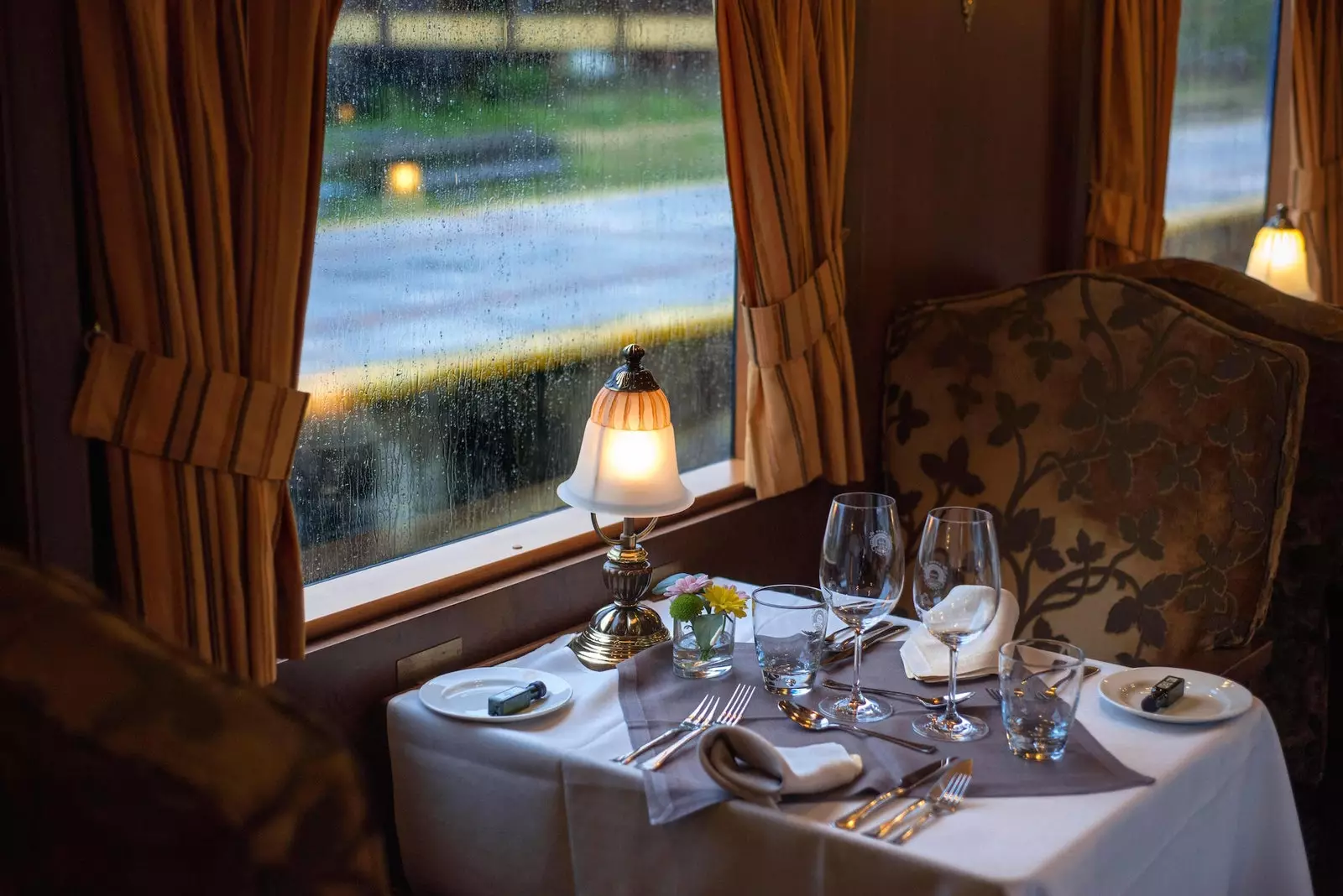 Een luxe en ook panoramische Transcantbrische trein