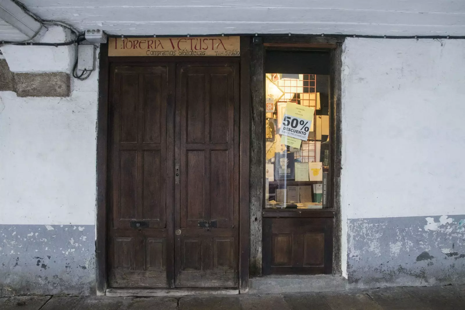 De Vetusta Librairie sicht Erliichterung. Bass de interesseiert