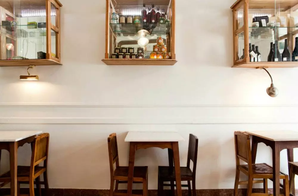 Serez-vous l'un des privilégiés à occuper l'une des tables de Taberna da Rua das Flores