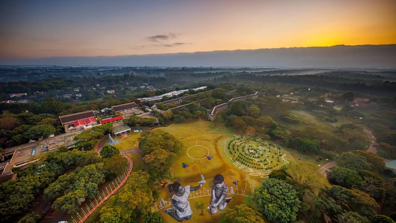 Land art: ogromny rysunek na ziemi wzywa do nadziei w Nairobi