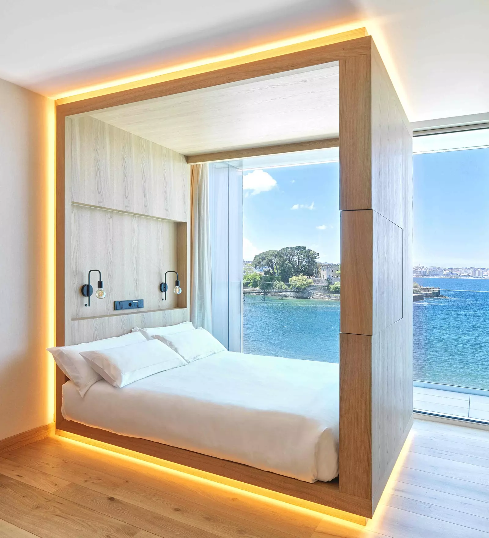 Stop time with the best views of A Coruña at the Noa hotel