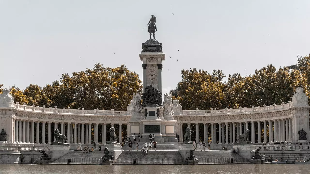 Bunker del Kapricho, Fronton Beti Jai… Paseo Madrid bo'ylab sayohatlar qaytib keldi!