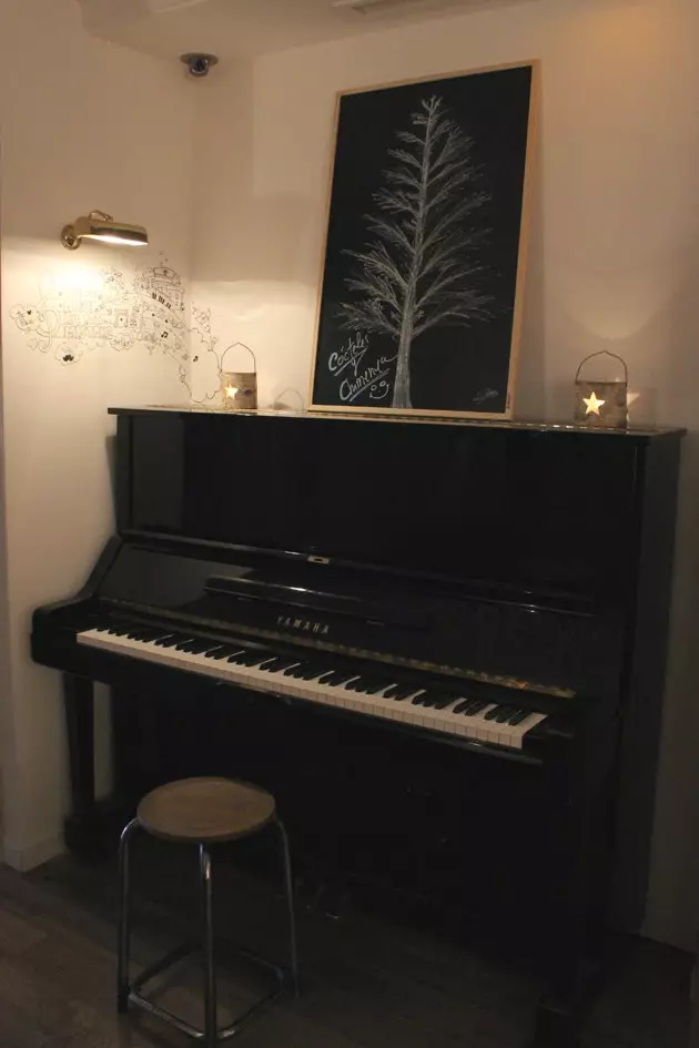 The Place tərəfindən piano