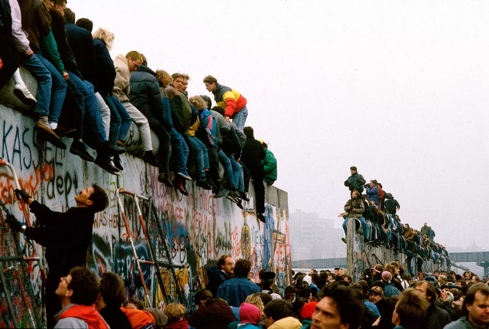 Padec berlinskega zidu leta 1989