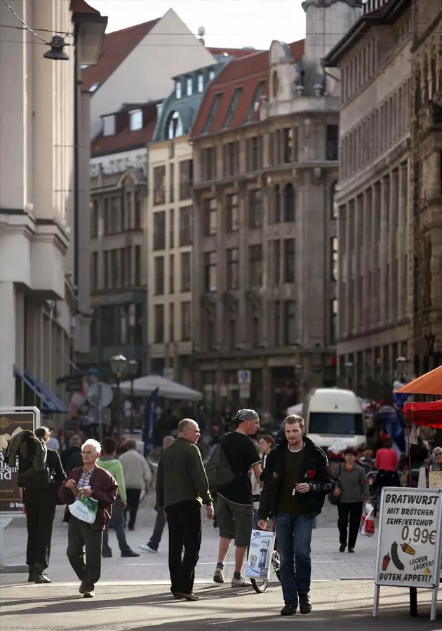 Nikolaistrasse cheia de vida