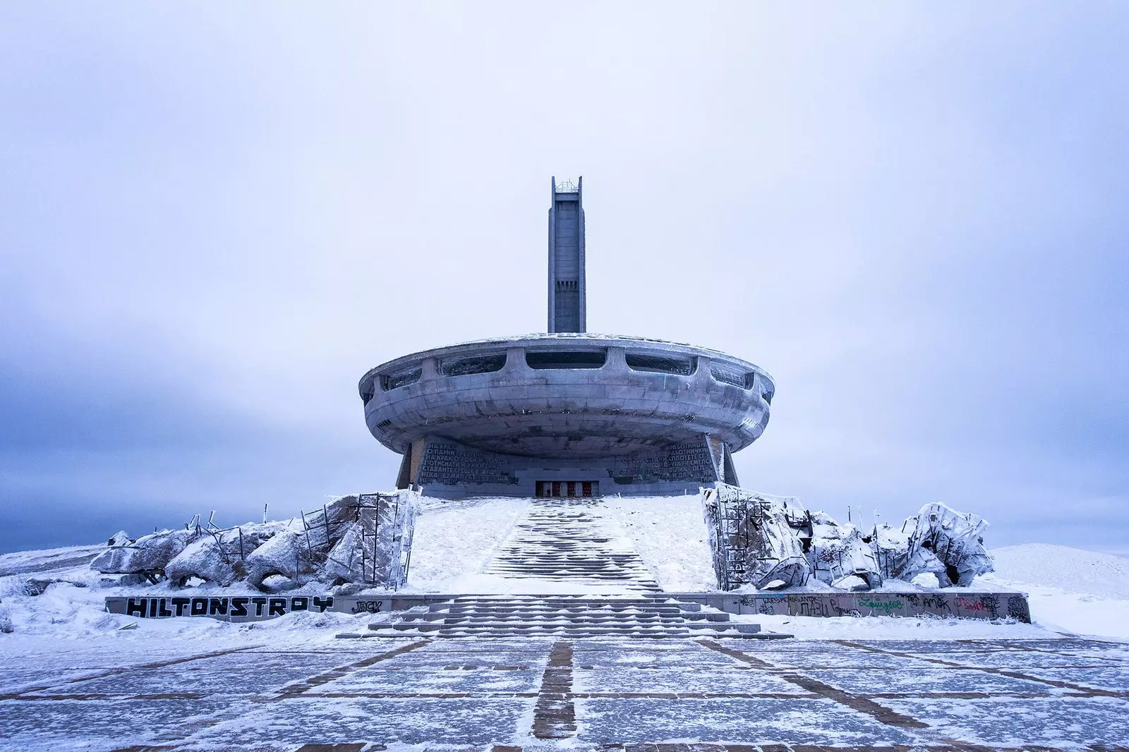 Buzludzha zapomniał brutalizmu w Bułgarii