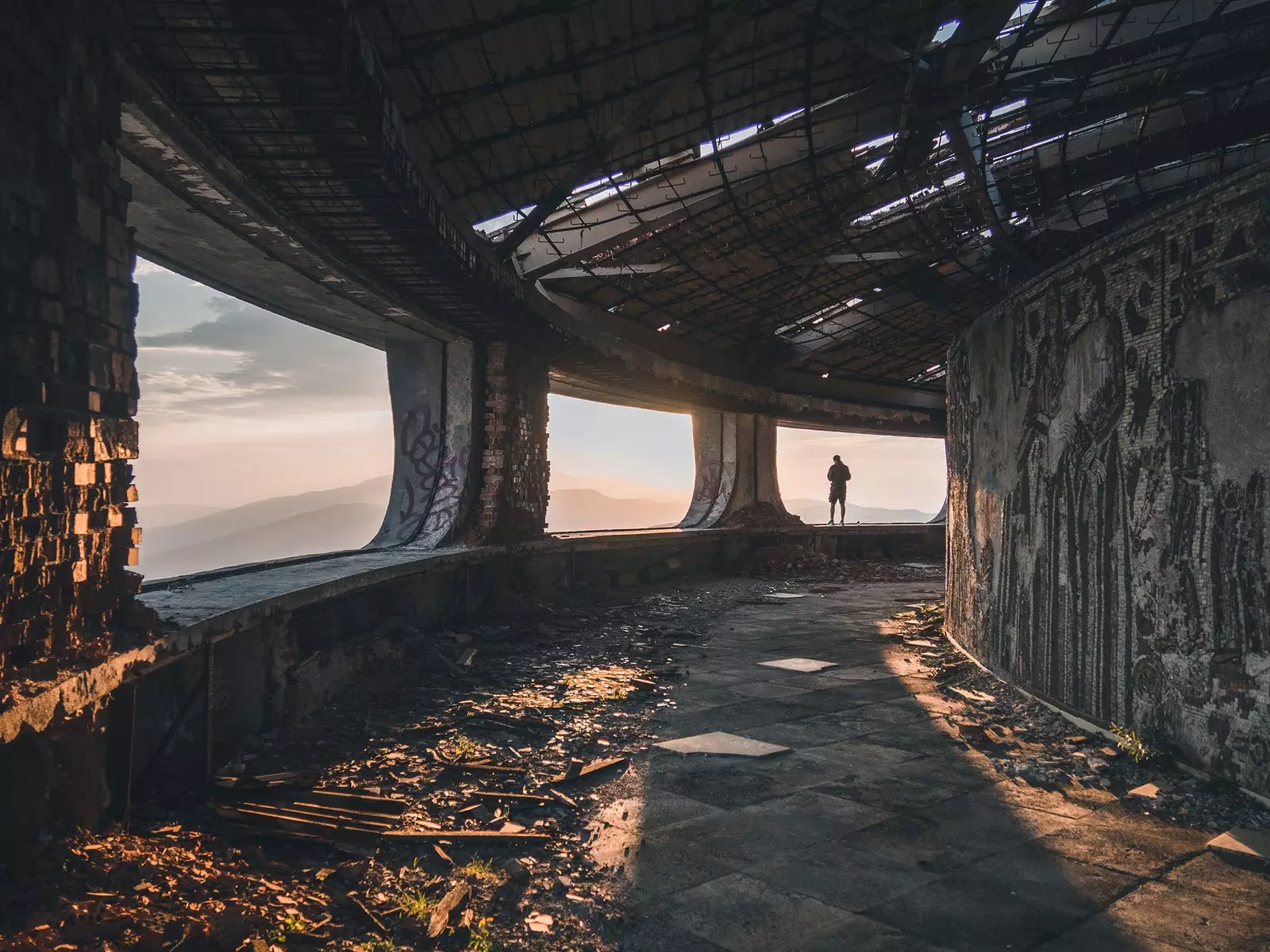 Buzludzha zapomniał brutalizmu w Bułgarii