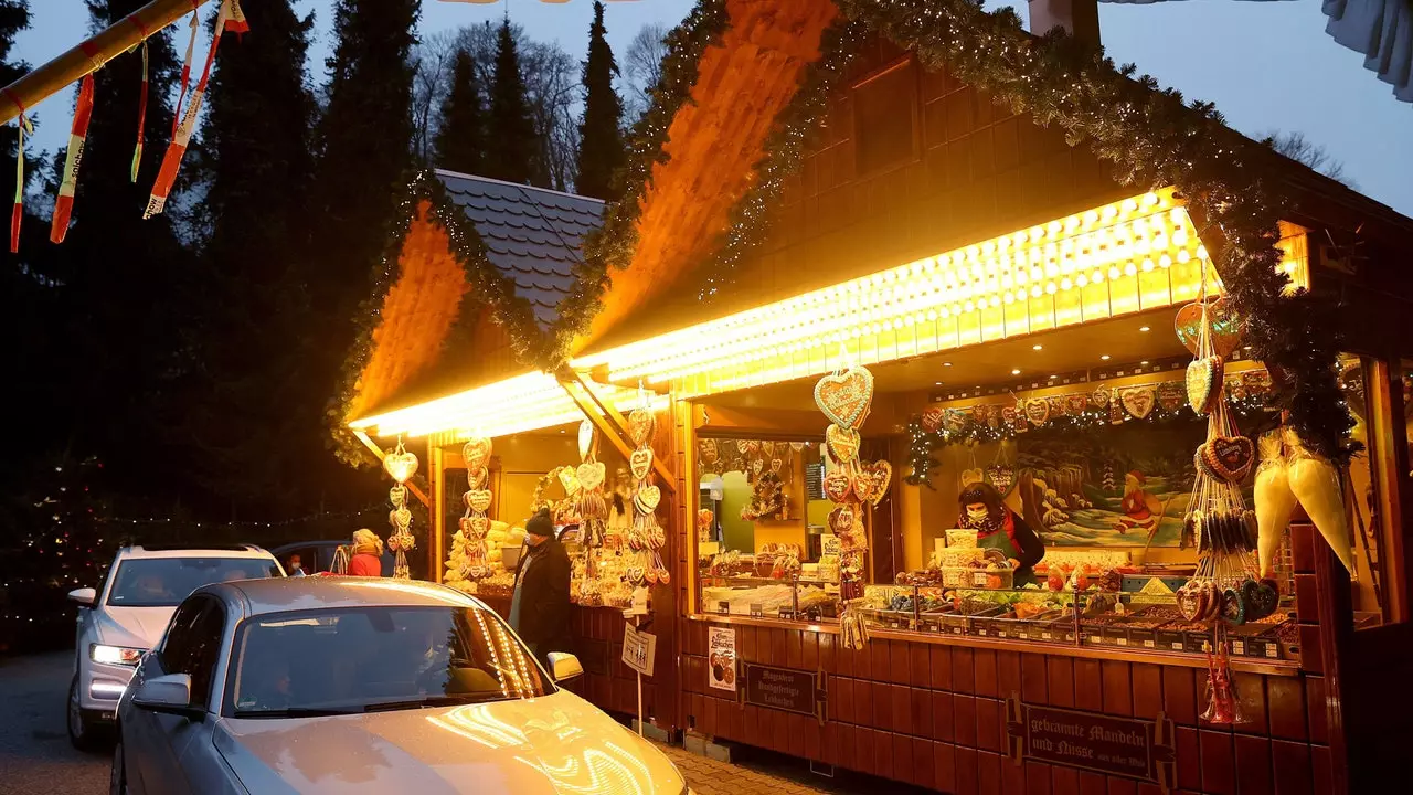 Arabaya servis hizmeti sunan bu pazar, Almanya'daki Noel ruhunu yeniden alevlendirmek için burada.