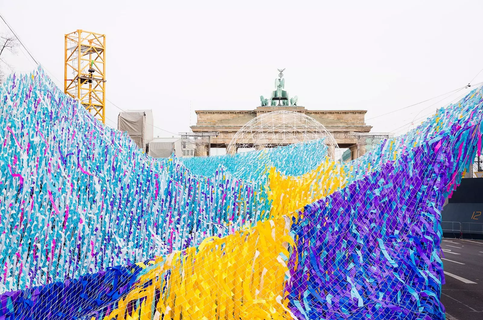 „Visions in Motion” 30 000 egységüzenet a berlini fal leomlásához