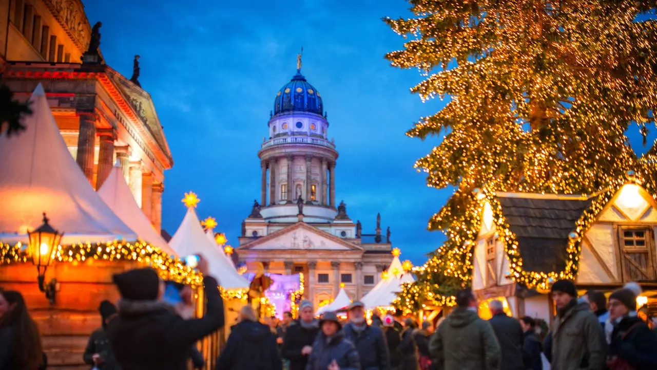 Berlin'deki en iyi Noel pazarları: ne yapmalı ve ne zaman gitmeli