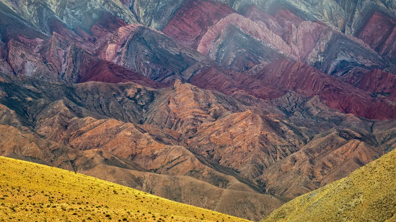 Cuir bailte tuar ceatha an Quebrada de Humahuaca san Airgintín ar do radar