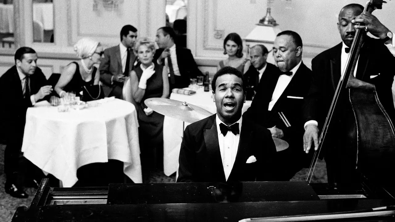 Café Carlyle reabre: o cabaré dos anos 50 volta a Nova York