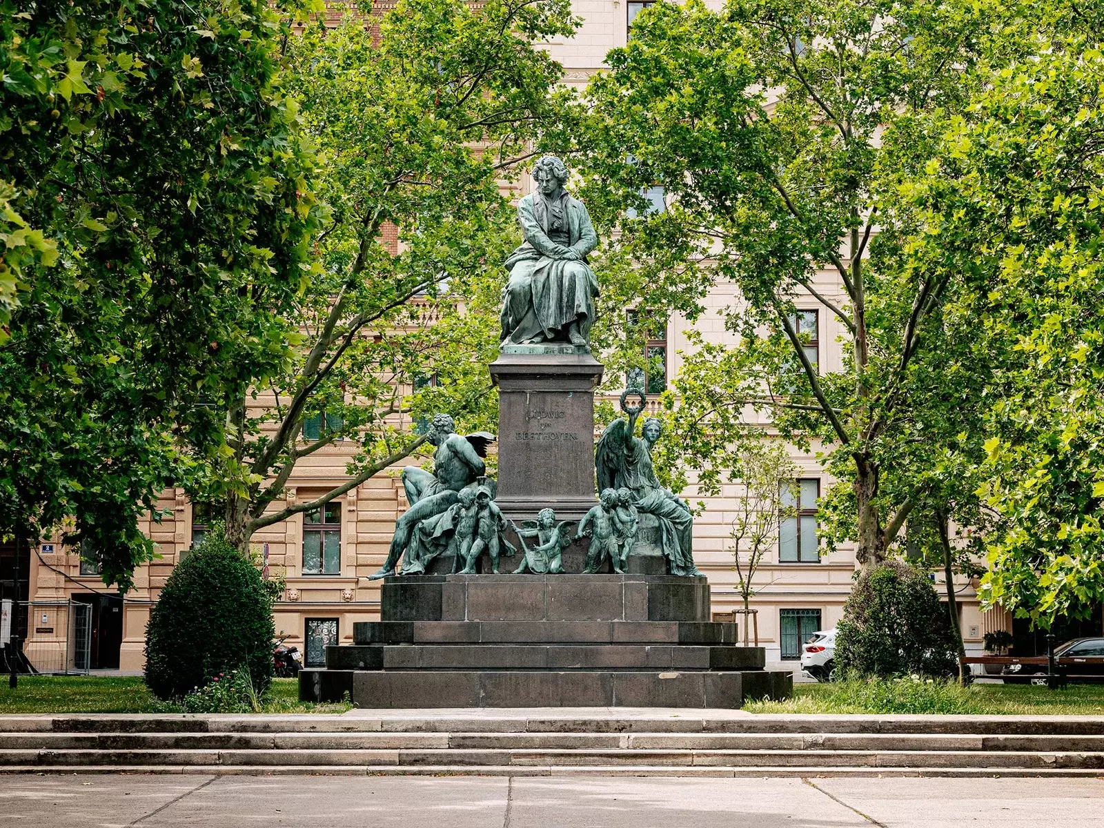 Séadchomhartha Beethoven ag Beethovenplatz