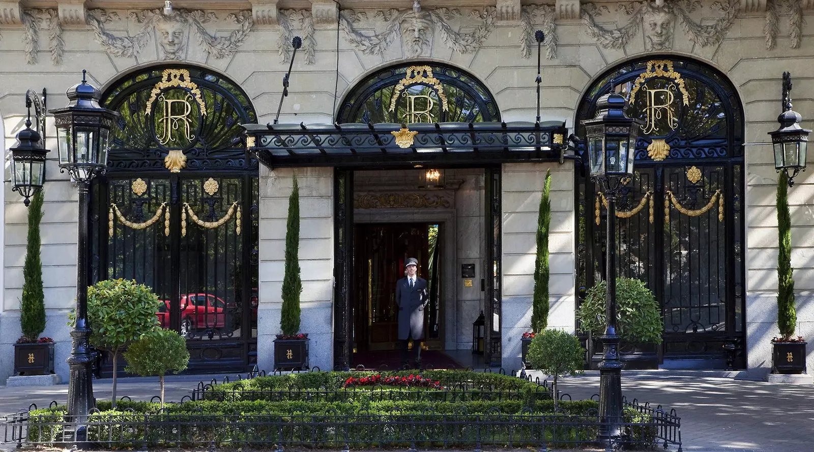 Selamat tinggal surat cinta Ritz kepada 'grande dame' hotel Madrid