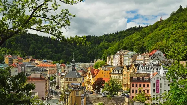 Karlovy Vary: eng Stad tëscht Waasser an der Tschechescher Republik