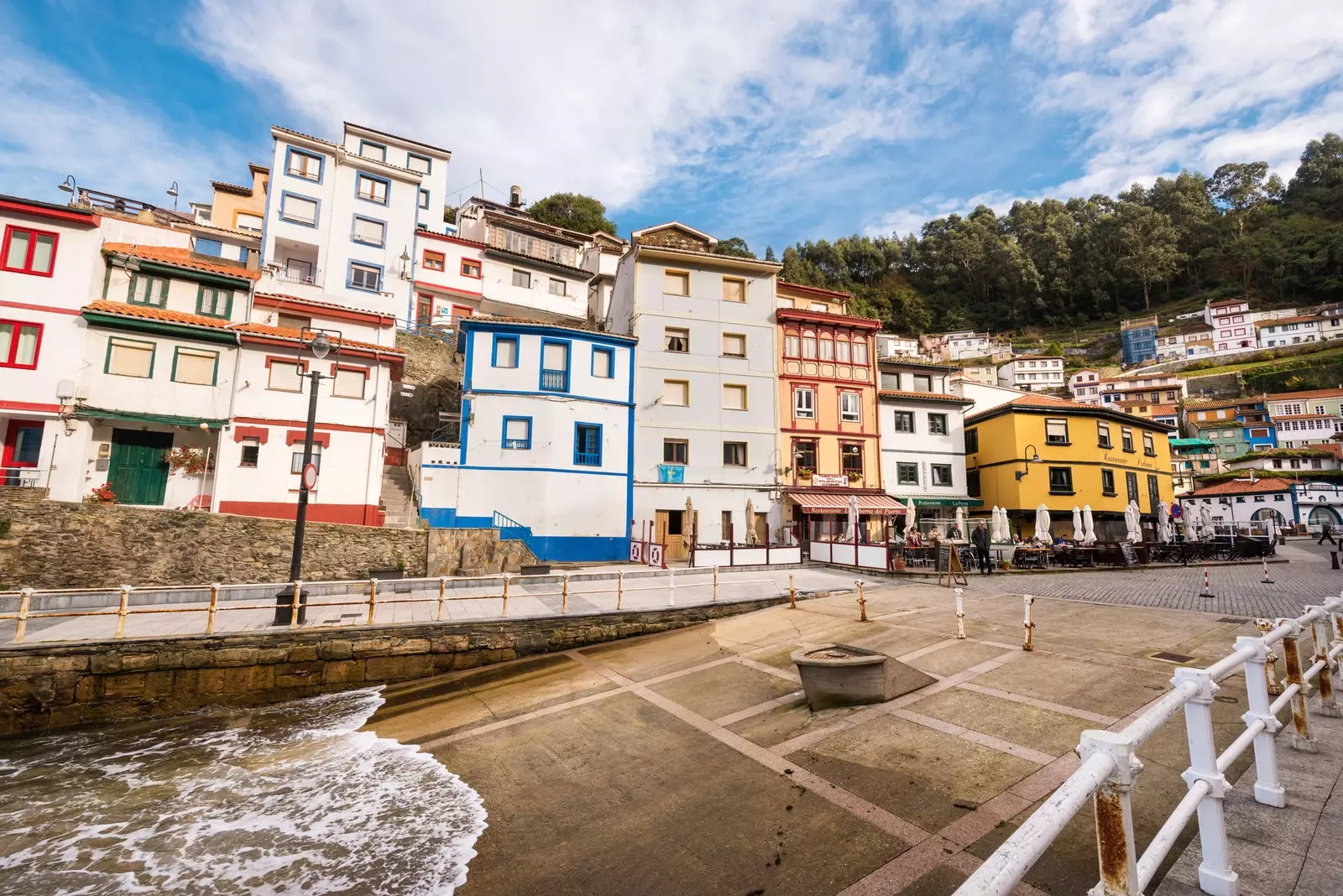 Em Cudillero o mar é rei