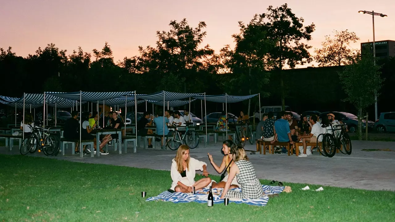 Camping, le bar de la plage du Poblenou qui révolutionne Barcelone