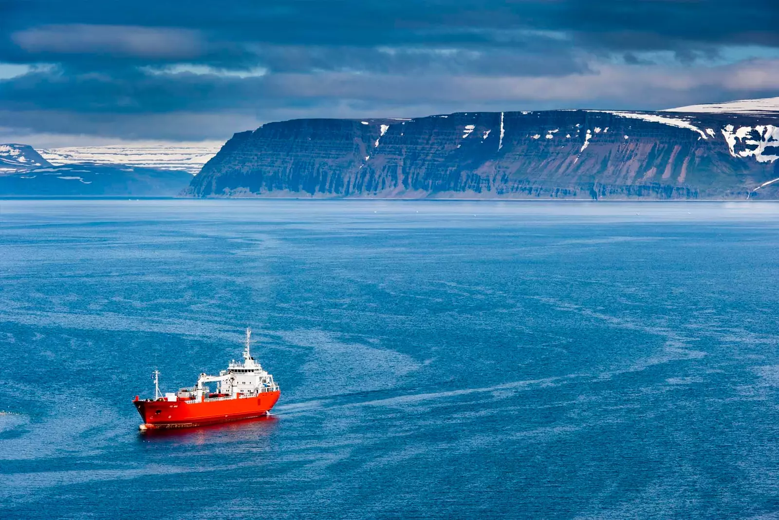 kapal di laut Isafjördur