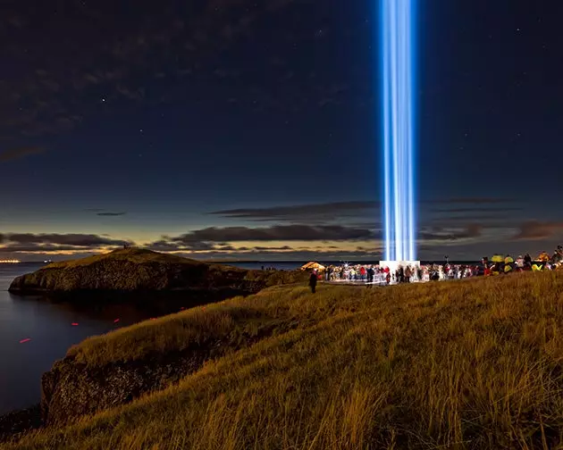 Įsivaizduokite „Peace Tower“ projektą „Yoko Ono“.