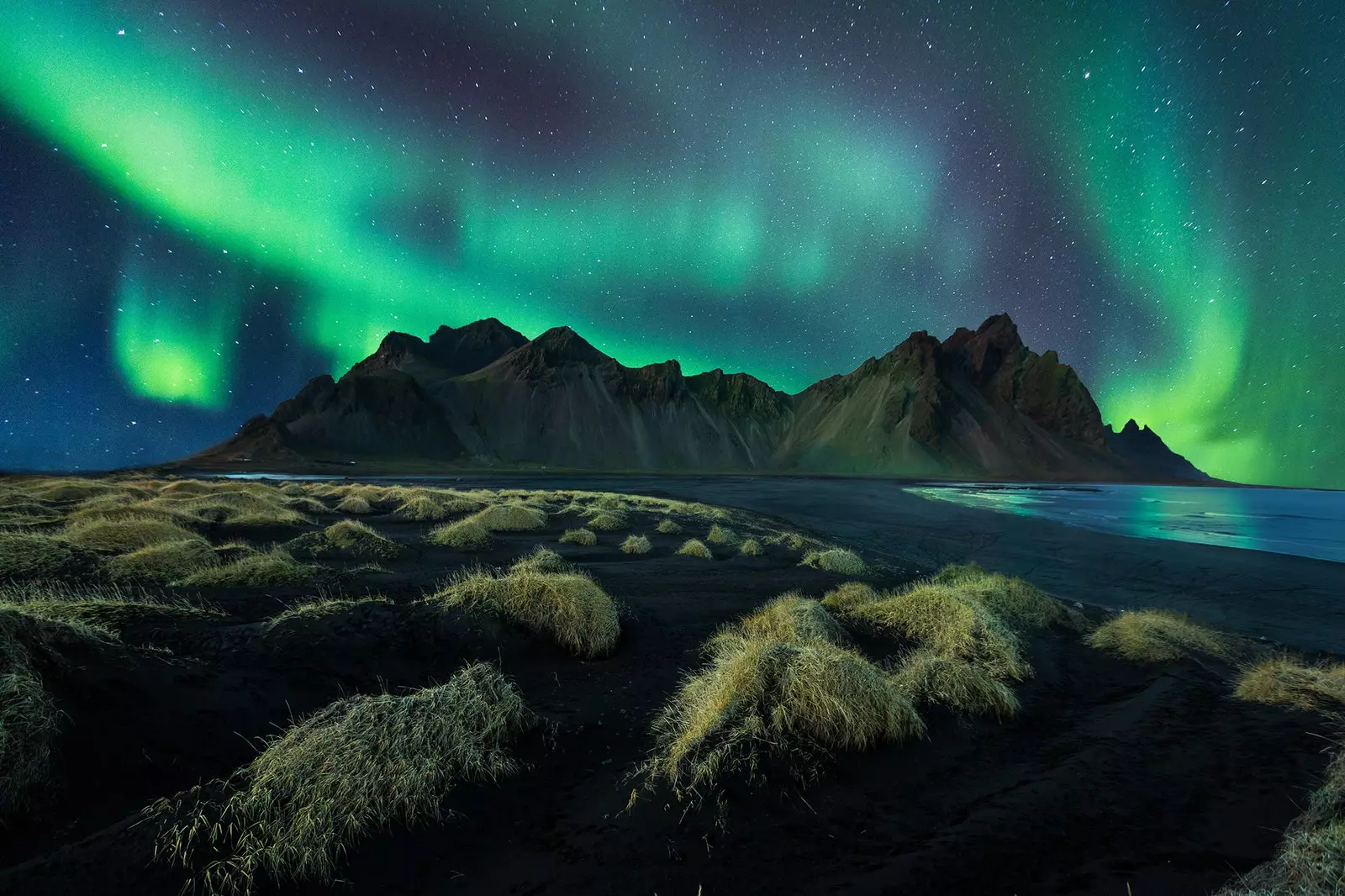 Stokksnes yer üzündə ən yaxşı vəhşi çimərlikdə gəzinti