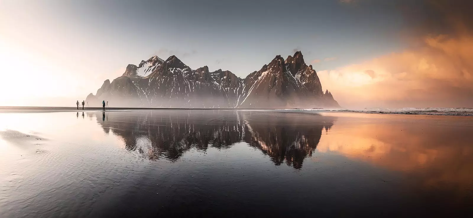 Дэлхийн хамгийн сайн зэрлэг далайн эрэг дээр алхах нь Stokksnes