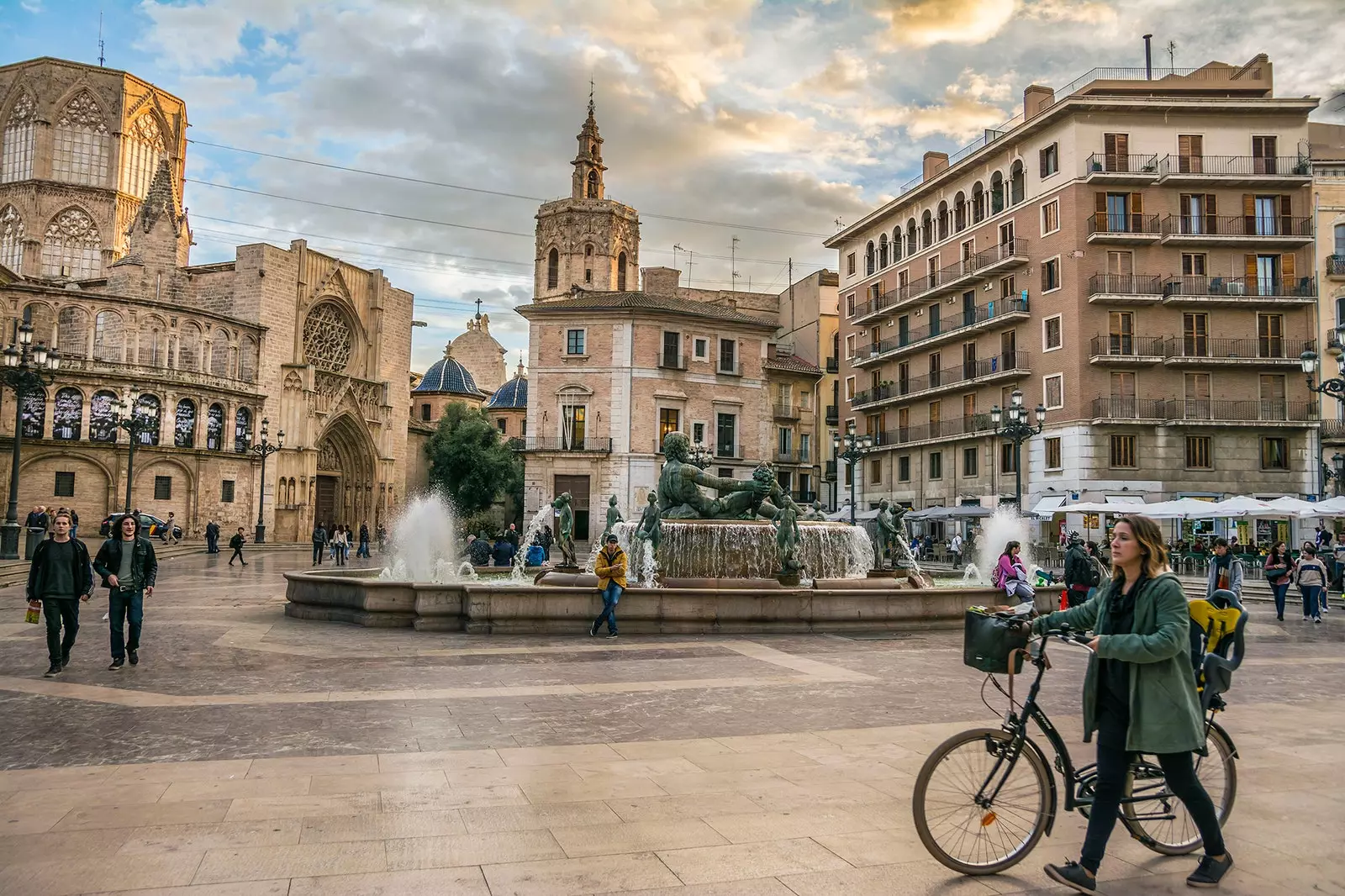 Barcelonas regeringstid er forbi, Valencia eksploderer