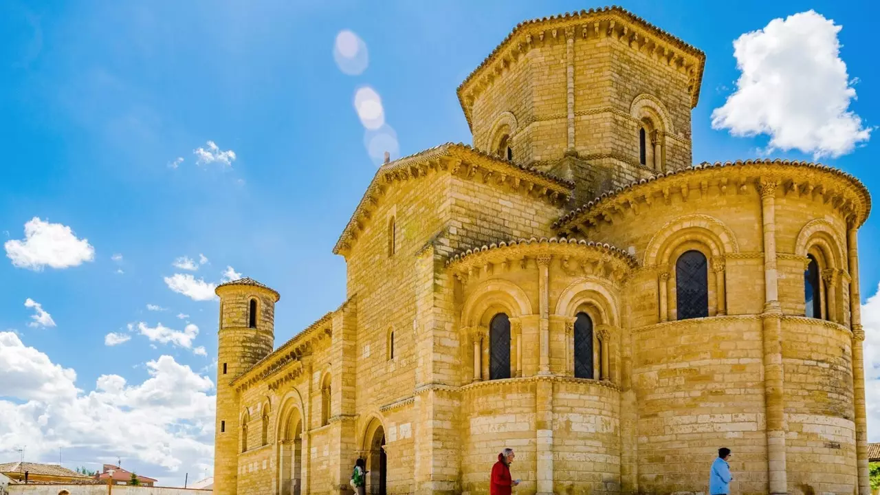 Kwenye njia kupitia Tierra de Campos: sehemu ya mashambani kati ya Valladolid na Palencia