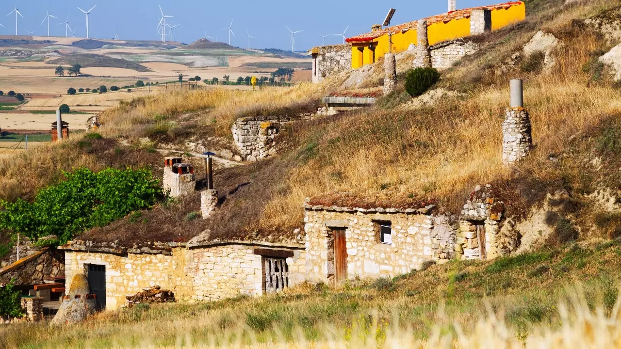 The Cerrato of Palencia: flótti til gifslandslagsins og strompanna sem veittu Gaudí innblástur