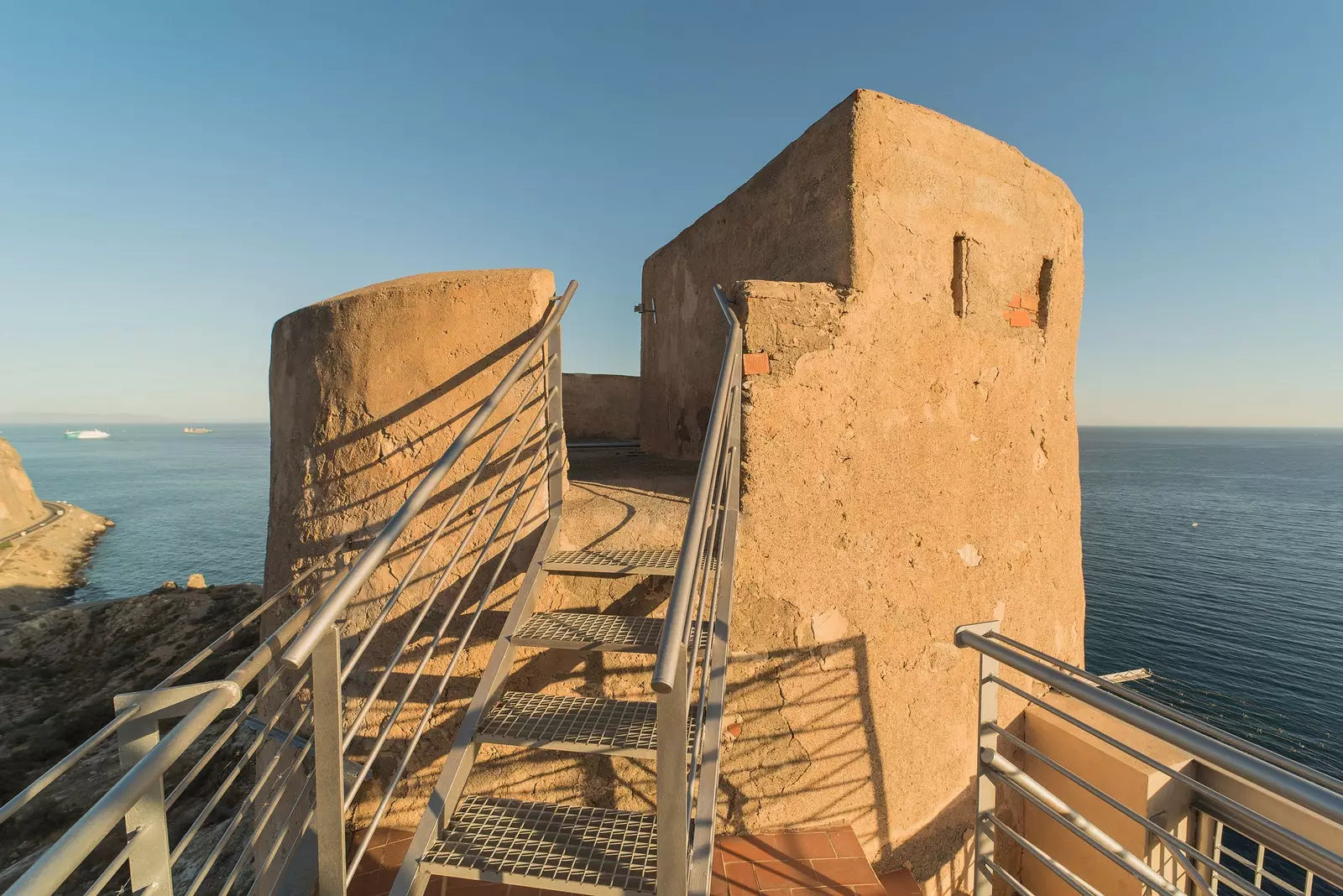 Άποψη Torre de La Garrofa Ο ύπνος σε ένα παρατηρητήριο με θέα στην ακτή της Αλμερίας είναι πλέον εφικτός